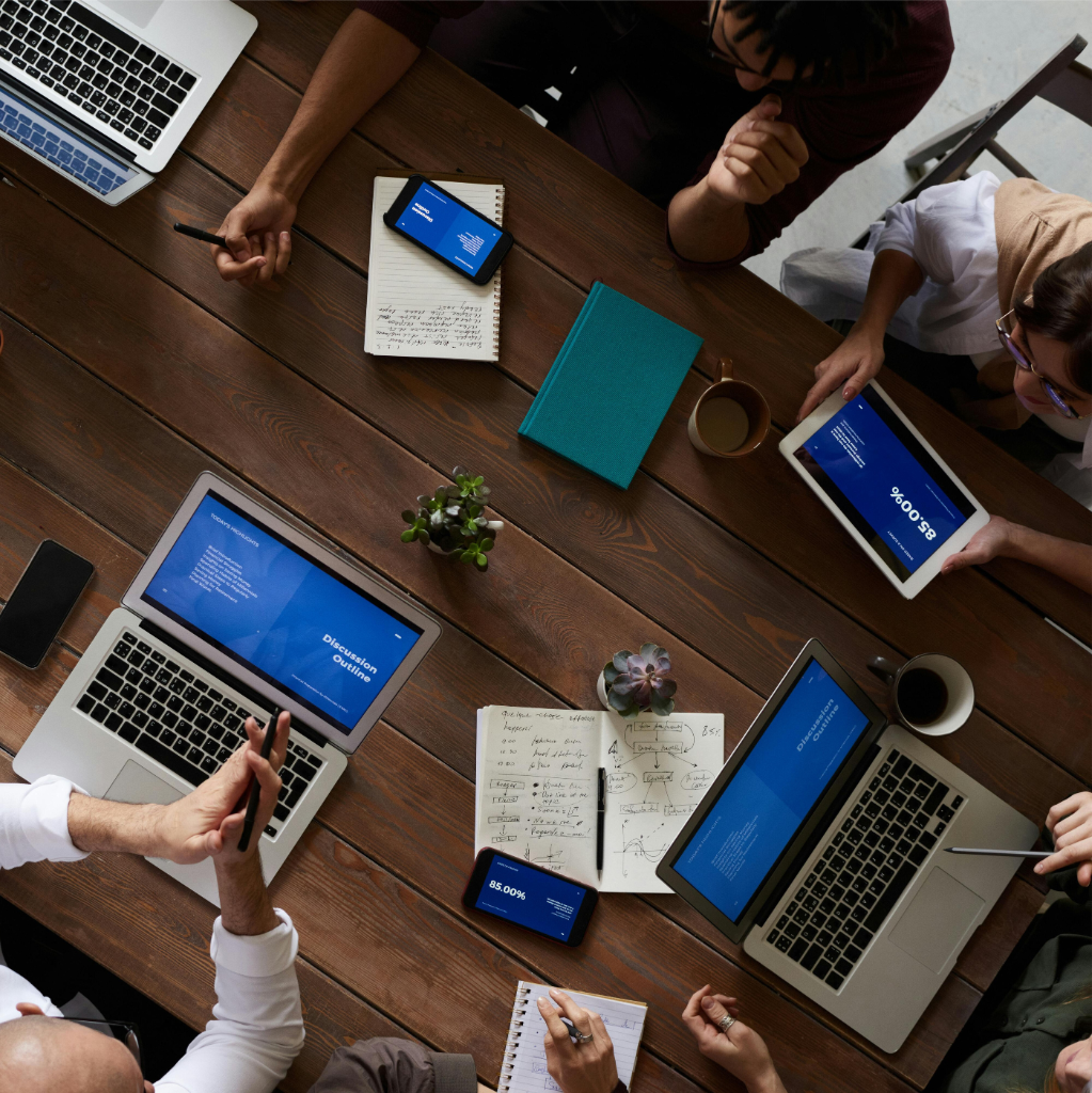 Satisfied client picking up their car through De Auto Hulp